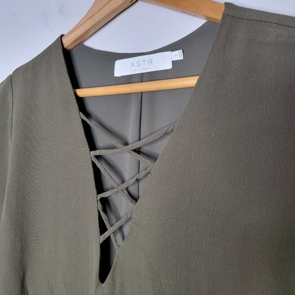 ASTR The Label Size Small Dark Green V-Neck Long‎ Sleeve Midi Dress - Picture 3 of 5
